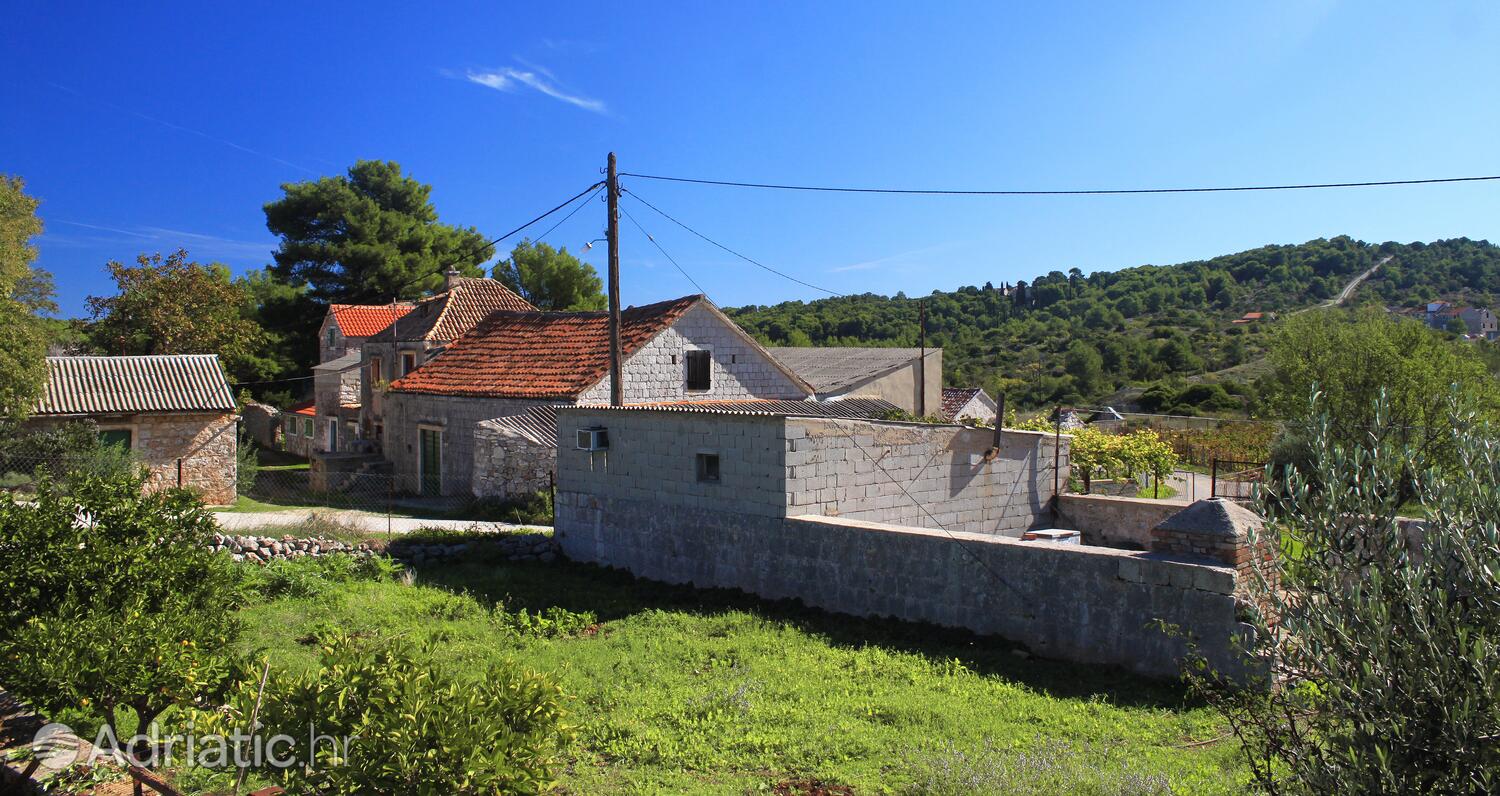 Podšpilje na ostrove Vis (Srednja Dalmacija)