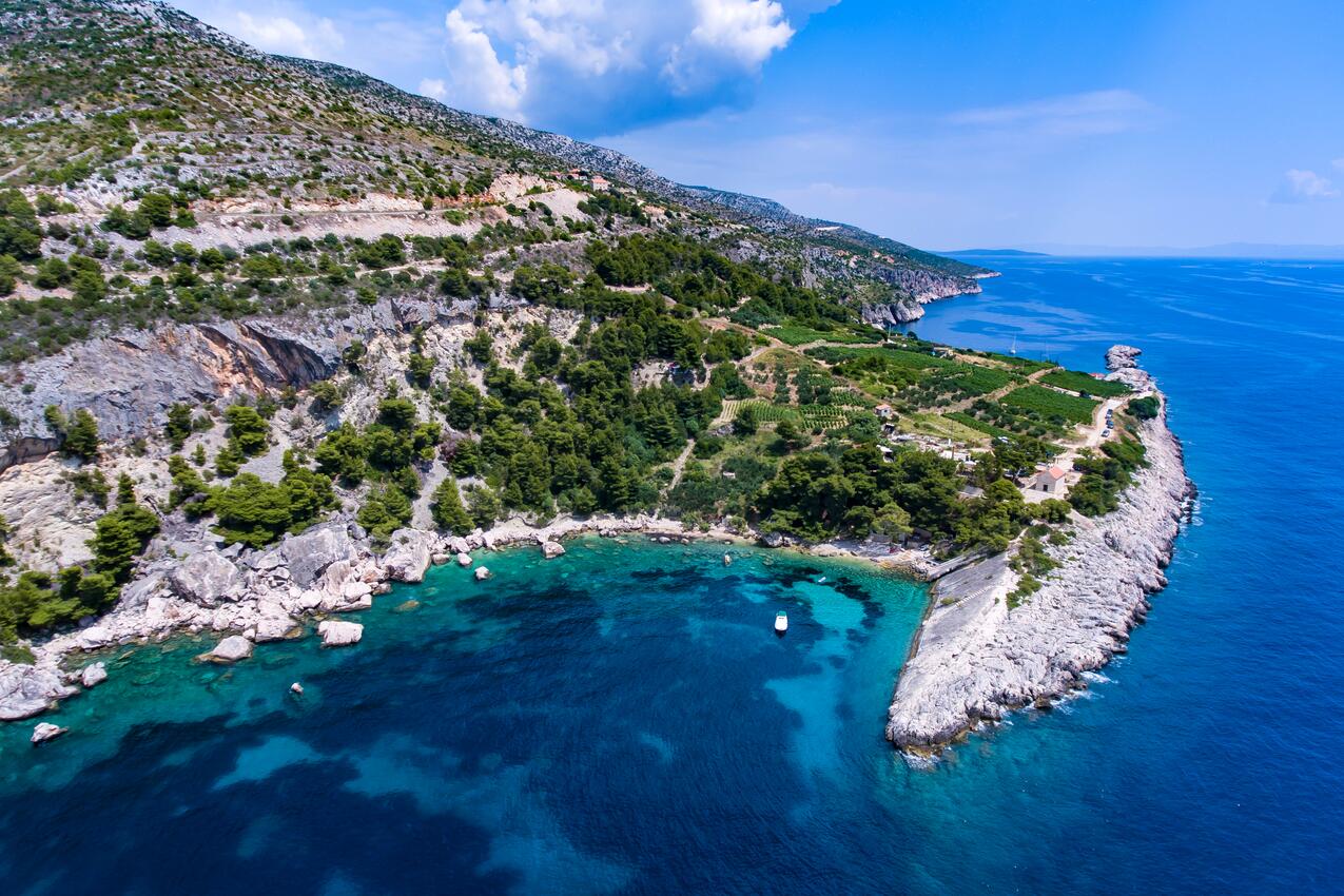 Zarace sur l’île Hvar (la Dalmatie Centrale)