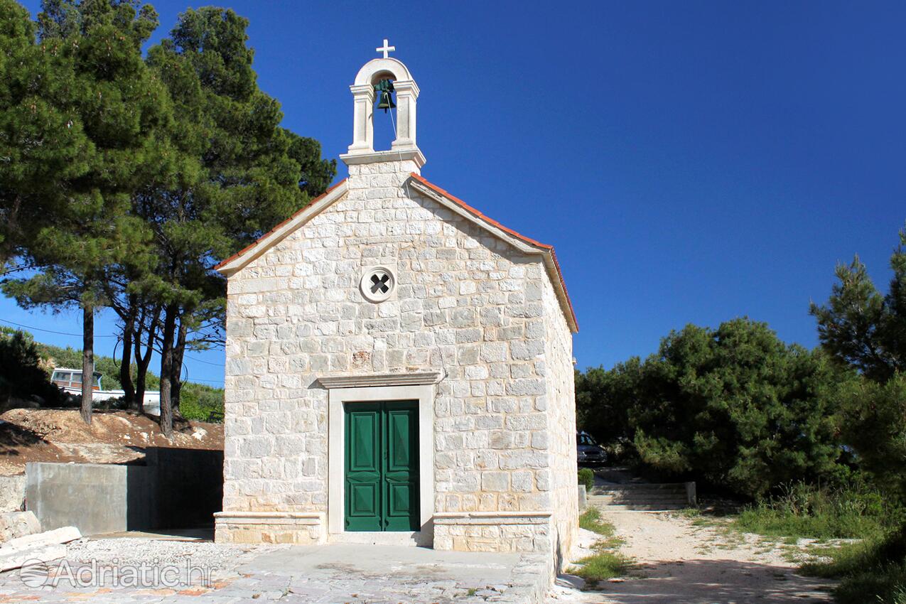 Zaraće sur l’île Hvar (Srednja Dalmacija)