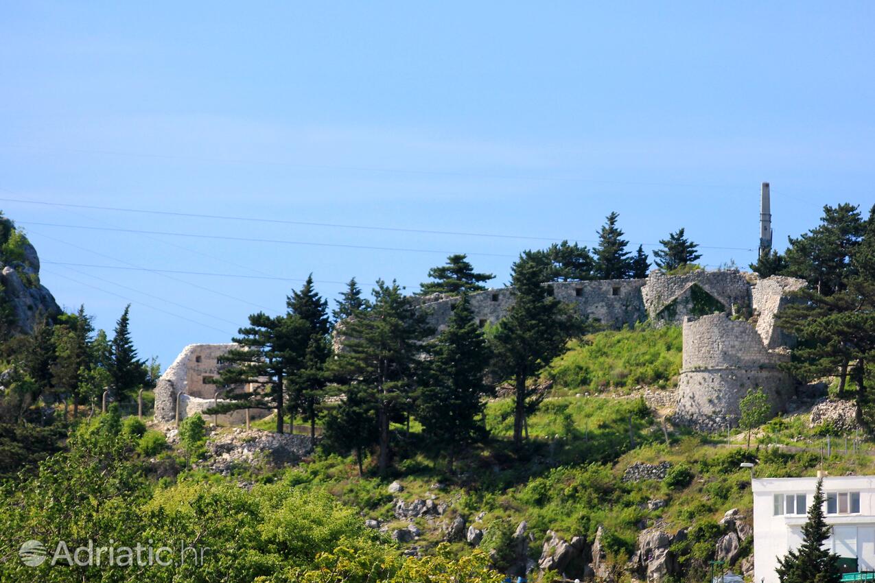 Zadvarje en la ribera Makarska (Srednja Dalmacija)