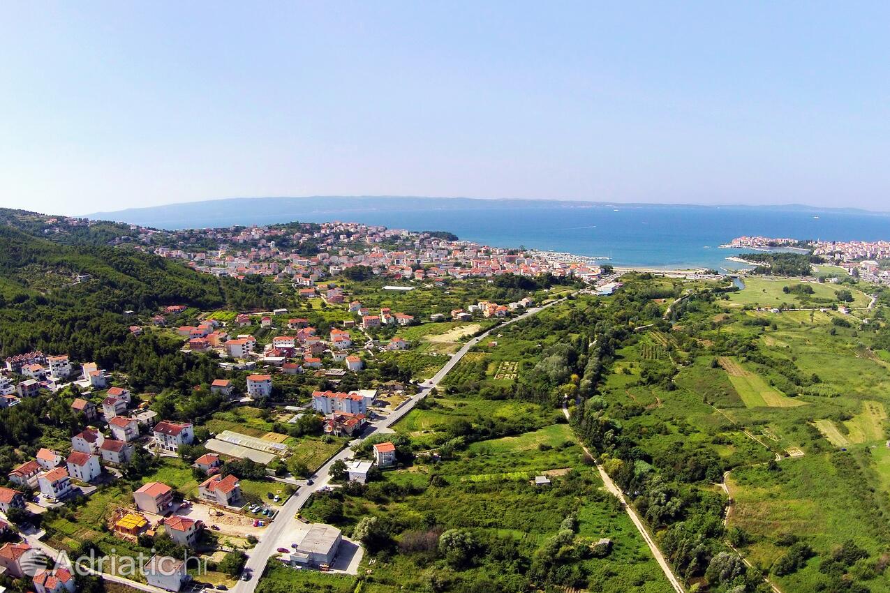 Žrnovnica en la ribera Split (Srednja Dalmacija)