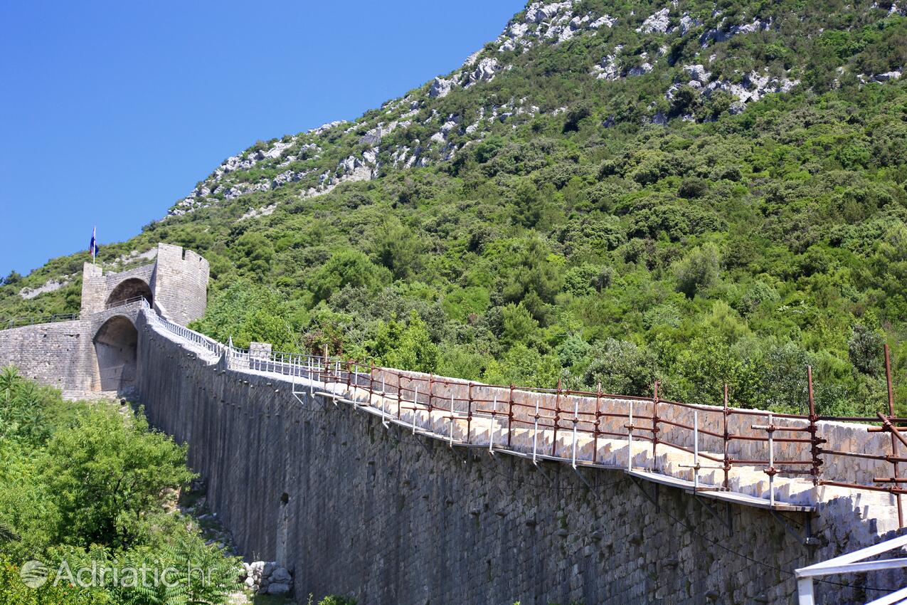 Ston на Рив'єрі Pelješac (Južna Dalmacija)