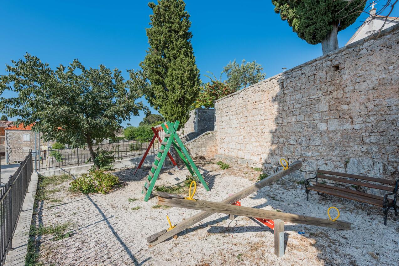 Donji Humac na otoku Brač (Srednja Dalmacija)