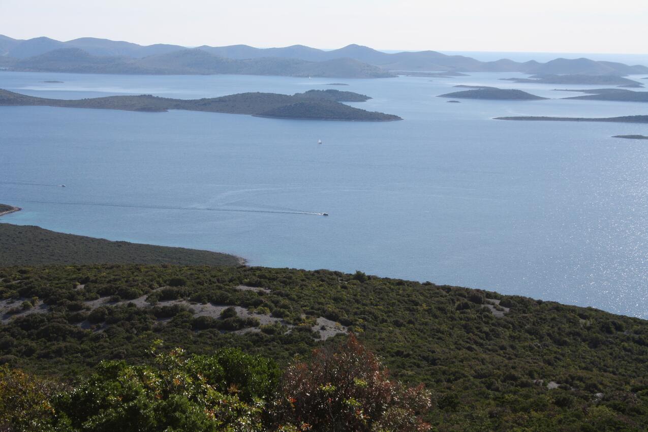 Neviđansko Polje op de route Pašman (Sjeverna Dalmacija)