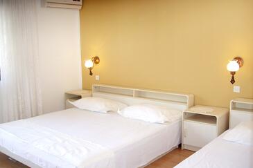 Apartments by the sea Marina, Trogir - 10003