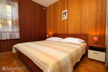 Ferienwohnungen am Meer mit Pool Marusici, Omis - 10009