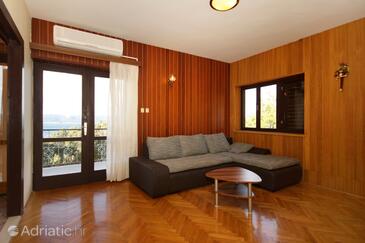 Ferienwohnungen am Meer mit Pool Marusici, Omis - 10009