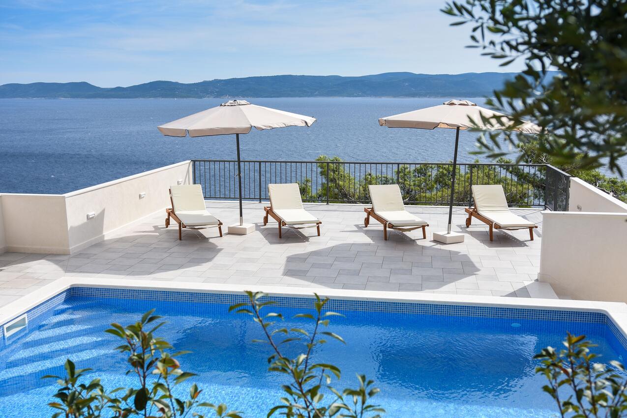 Ferienwohnungen am Meer mit Pool Marusici, Omis - 10009