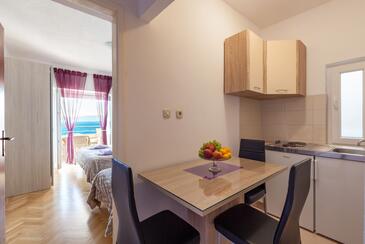 Apartmani uz more Pisak, Omiš - 1001
