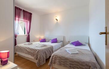 Lejligheder ved havet Pisak, Omis - 1001