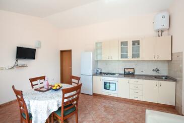Apartmani uz more Marušići, Omiš - 10012