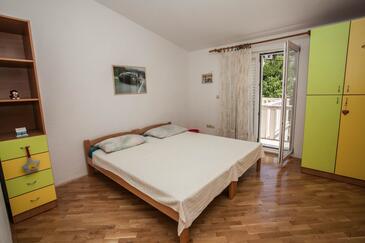 Appartamenti accanto al mare Rat Piccolo - Mali Rat, Almissa - Omiš - 10014