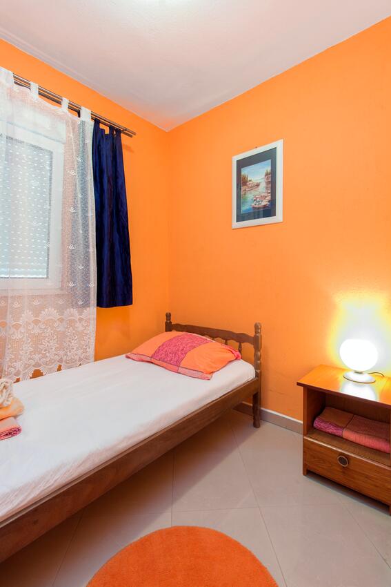 A-10015-a - Private accommodation - Apartments by the sea Šparadići, Šibenik