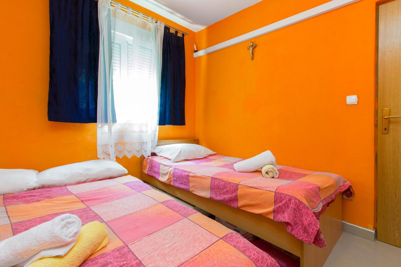 A-10015-b - Private accommodation - Apartments by the sea Šparadići, Šibenik