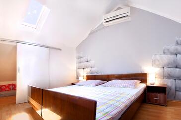 Апартаменти з паркуванням Водіце - Vodice - 10022