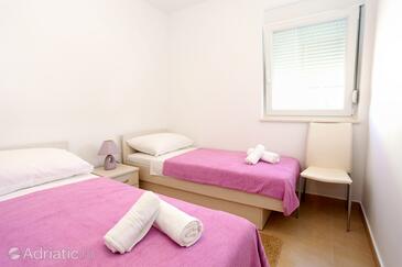 Apartments by the sea Klek, Neretva Delta - Ušće Neretve - 10031