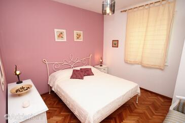 Apartments by the sea Mastrinka, Čiovo - 1005