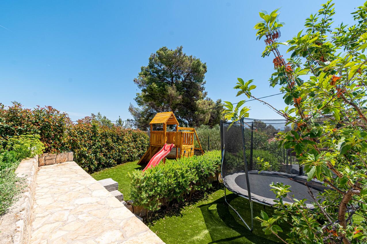 Apartmanok a tenger mellett medencével Prizba, Korcula - 10056