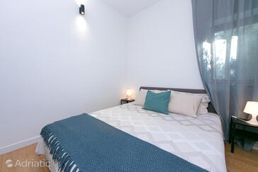 Apartments by the sea Pisak, Omiš - 1008