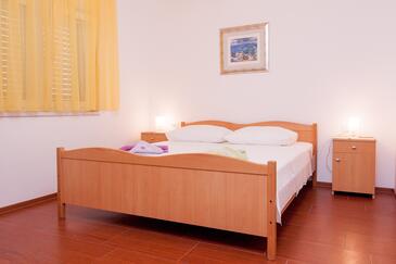 Leiligheter ved sjøen Pisak, Omis - 1010