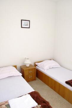 Apartamentos junto al mar Pisak, Omis - 1011