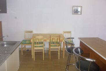 Apartments by the sea Pisak, Omiš - 1011