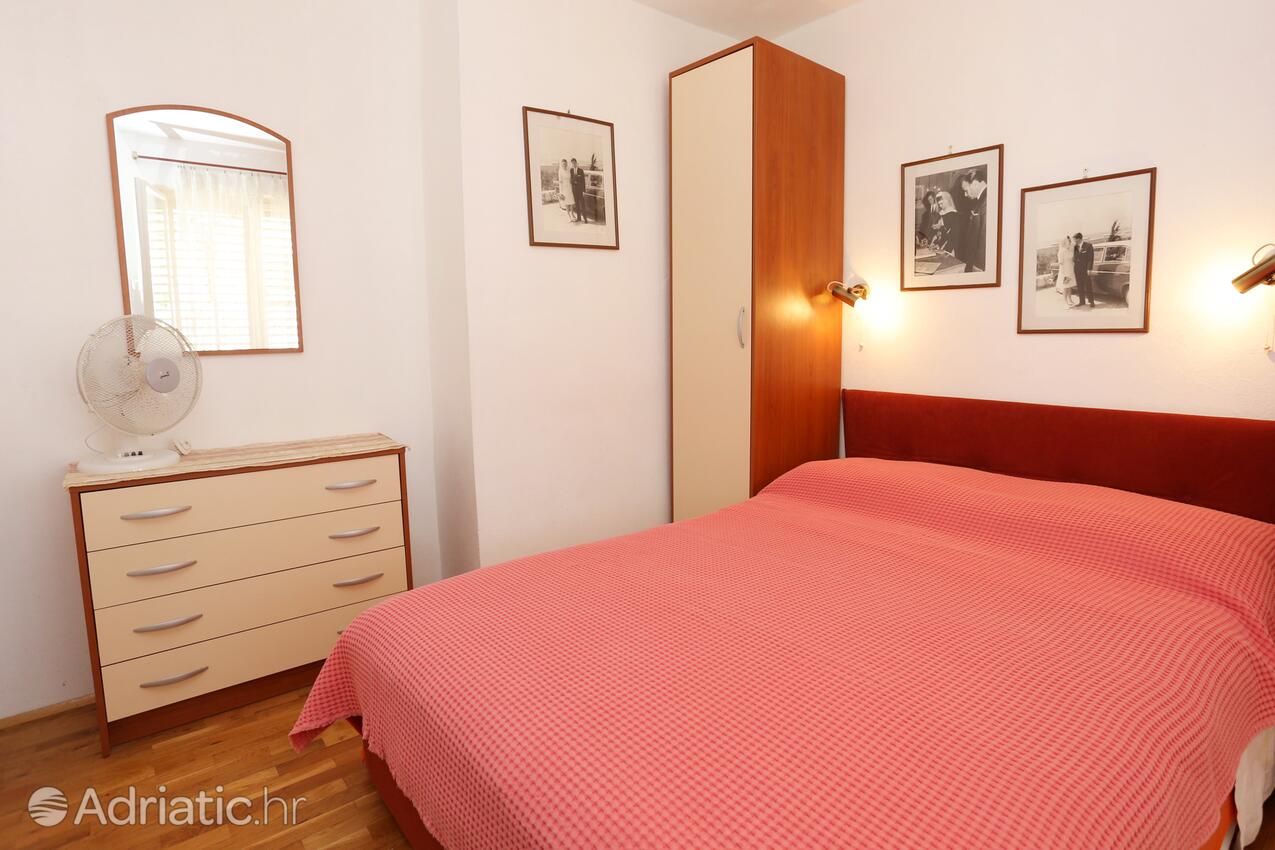 A-10112-a - Private accommodation - Apartments by the sea Žuljana, Pelješac