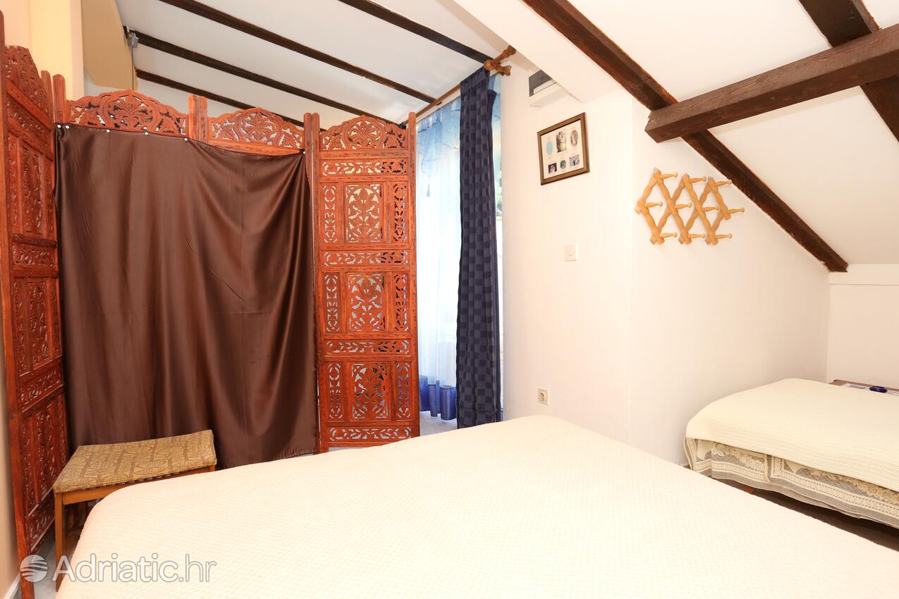A-10112-b - Private accommodation - Apartments by the sea Žuljana, Pelješac