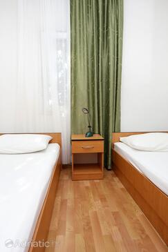 Apartments by the sea Pisak, Omiš - 1014