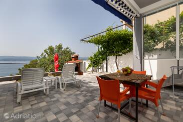 Apartamentos con piscina adecuados para familias con niños Zavode, Omis - 1021