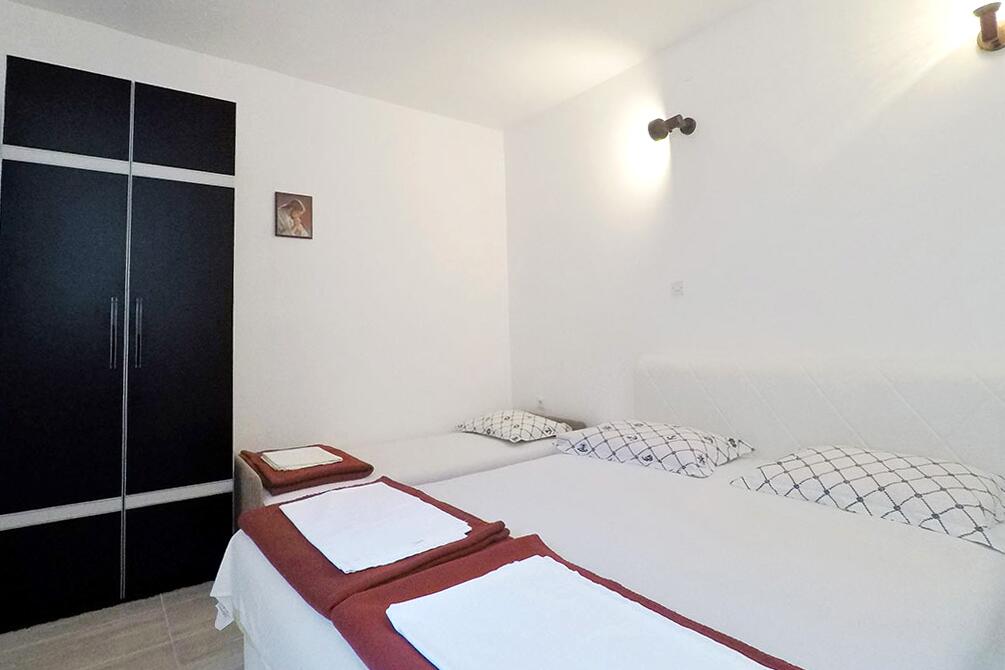 A-1024-a - Alloggi privati - Appartamenti accanto al mare Marussici - Marušići, Almissa - Omiš