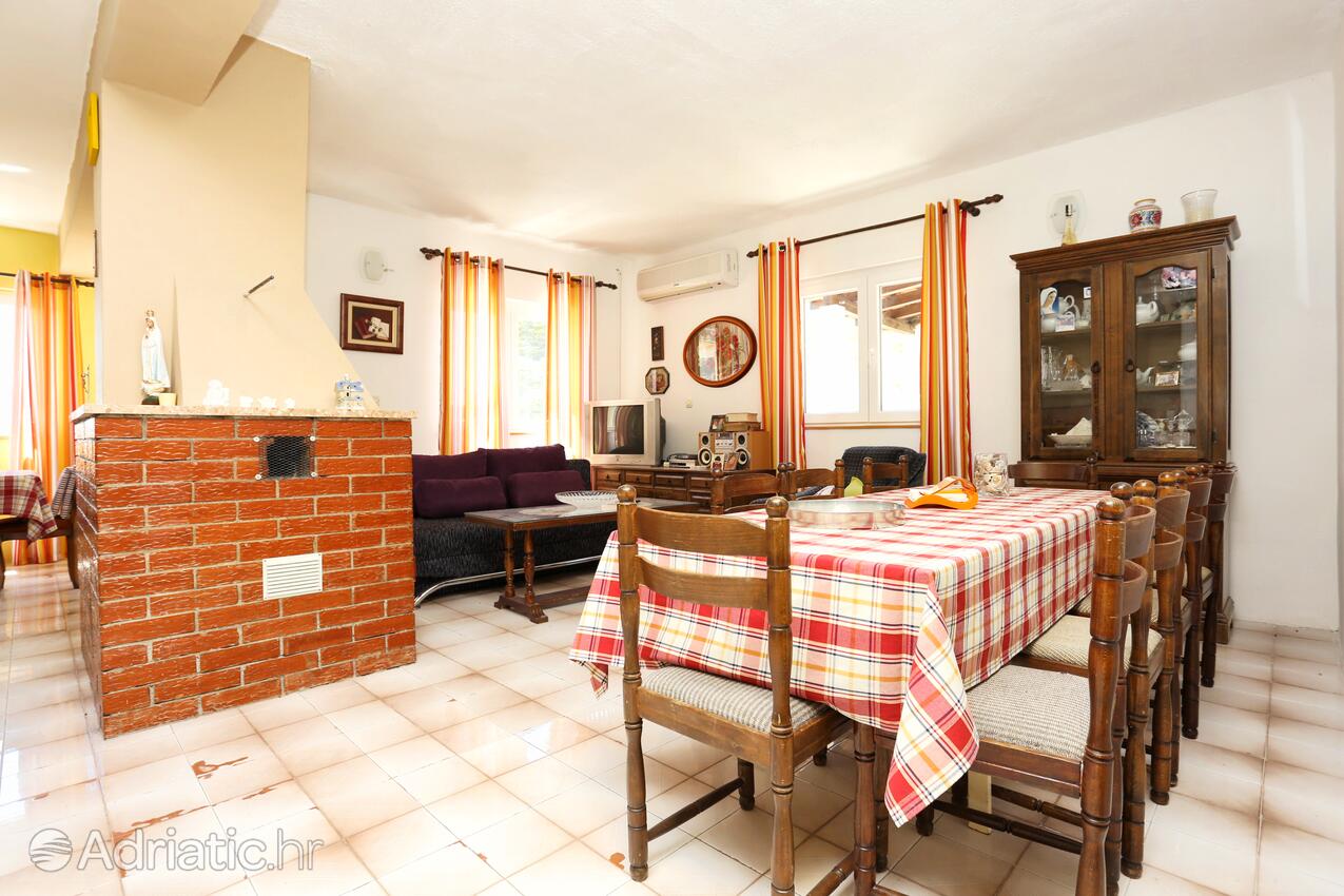 A-1024-a - Alloggi privati - Appartamenti accanto al mare Marussici - Marušići, Almissa - Omiš