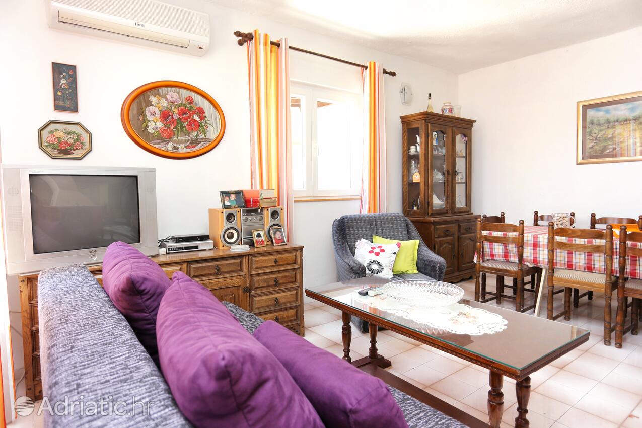 A-1024-a - Alloggi privati - Appartamenti accanto al mare Marussici - Marušići, Almissa - Omiš