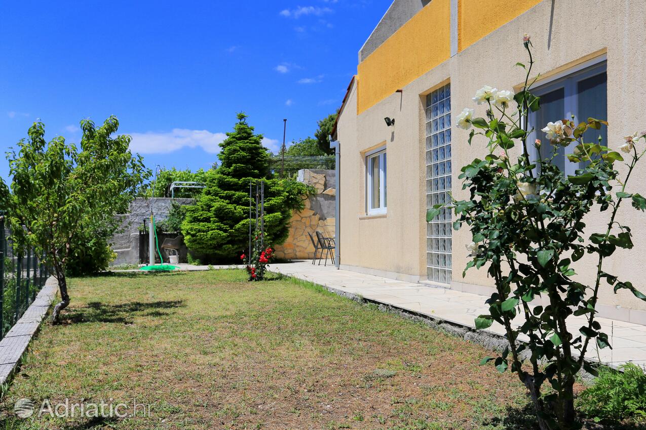 Giardino - Appartamenti accanto al mare Marussici - Marušići, Almissa - Omiš
