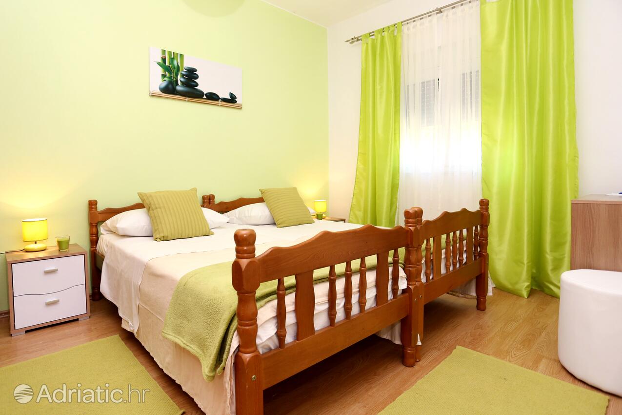 Apartmani s parkingom Trogir - 10242