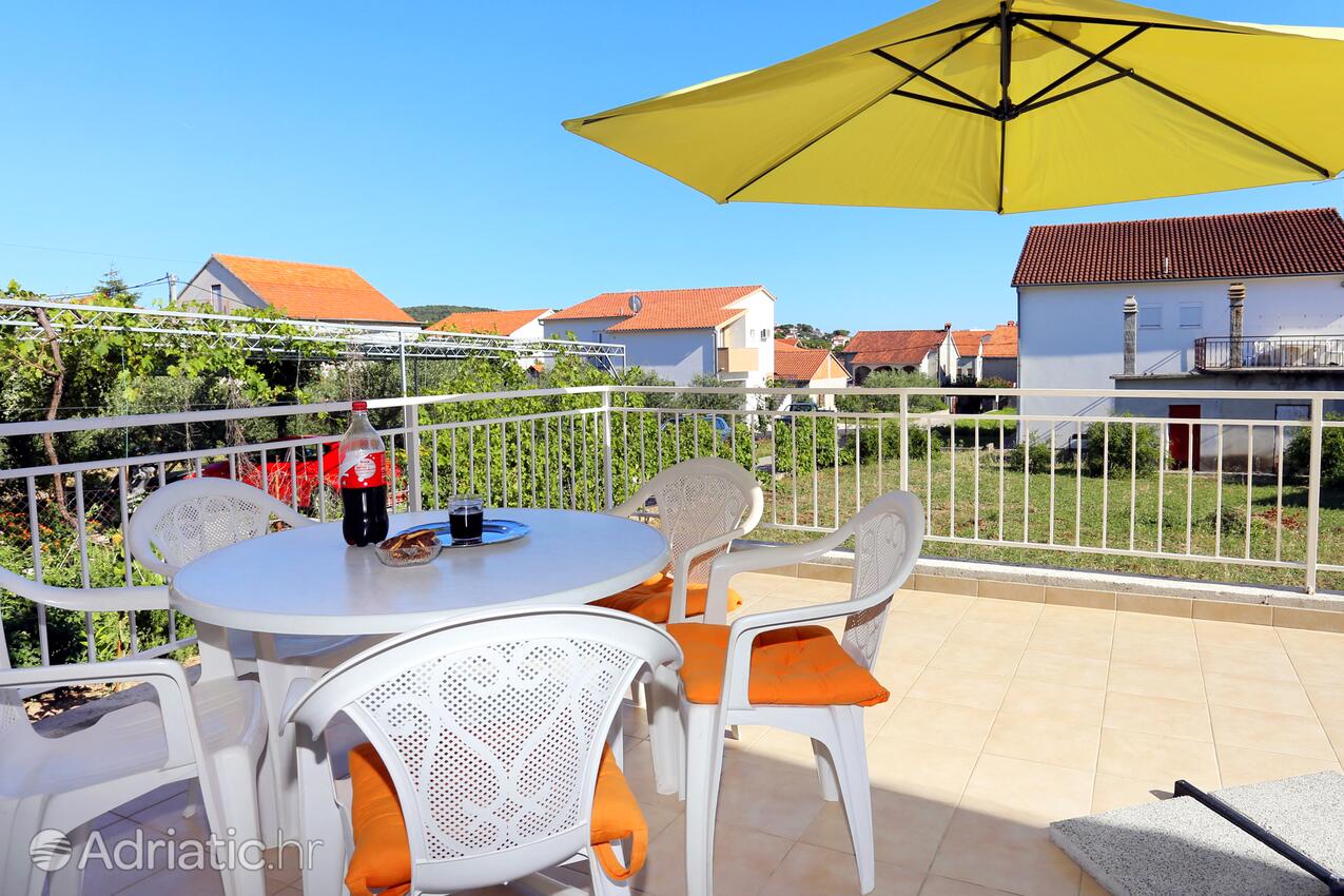 Apartmani s parkingom Trogir - 10242