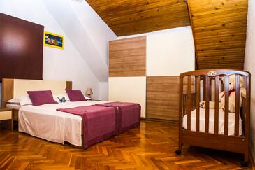 Apartments by the sea Kaštel Štafilić, Kaštela - 10264