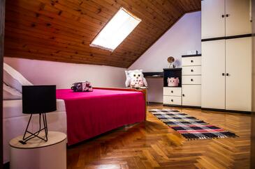 Apartments by the sea Kaštel Štafilić, Kaštela - 10264