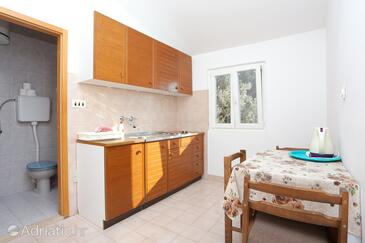 Apartments with parking space Stanići, Omiš - 1027