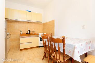 Apartments with parking space Stanići (Omiš) - 1027