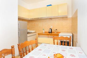 Apartmani s parkingom Stanići, Omiš - 1027