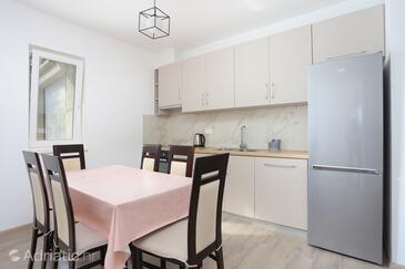 Апартаменты с парковкой Станичи - Stanići, Омиш - Omiš - 1027