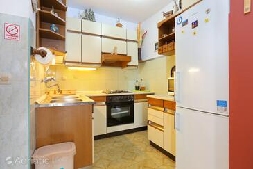 Ferienwohnungen am Meer Stanici, Omis - 1028