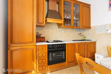 Apartments by the sea Stanići, Omiš - 1028