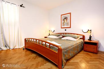 Apartments and rooms with parking space Duće, Omiš - 10303