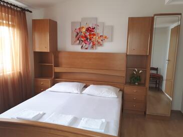 Ferienwohnungen am Meer Stanici, Omis - 1032