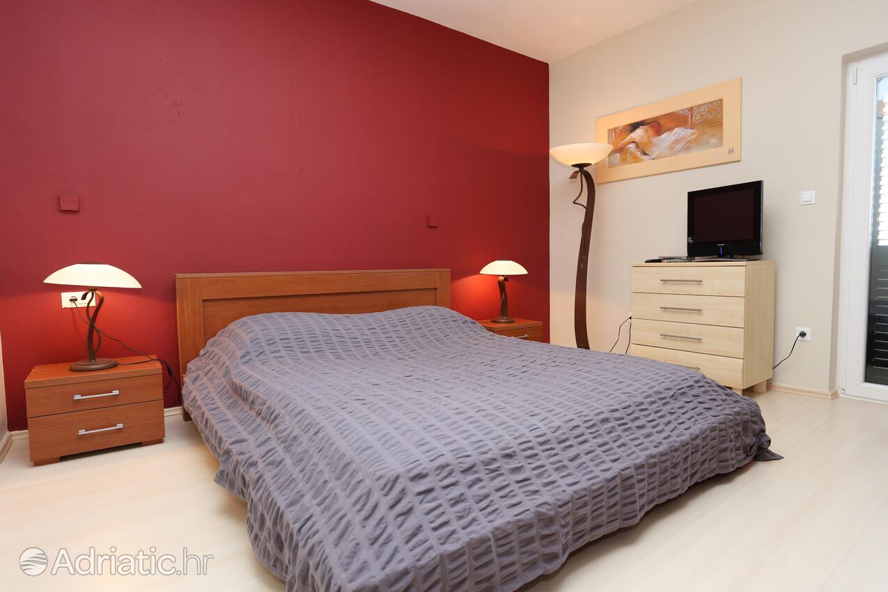 A-10324-a - Private accommodation - Apartments with a parking space Stanići, Omiš