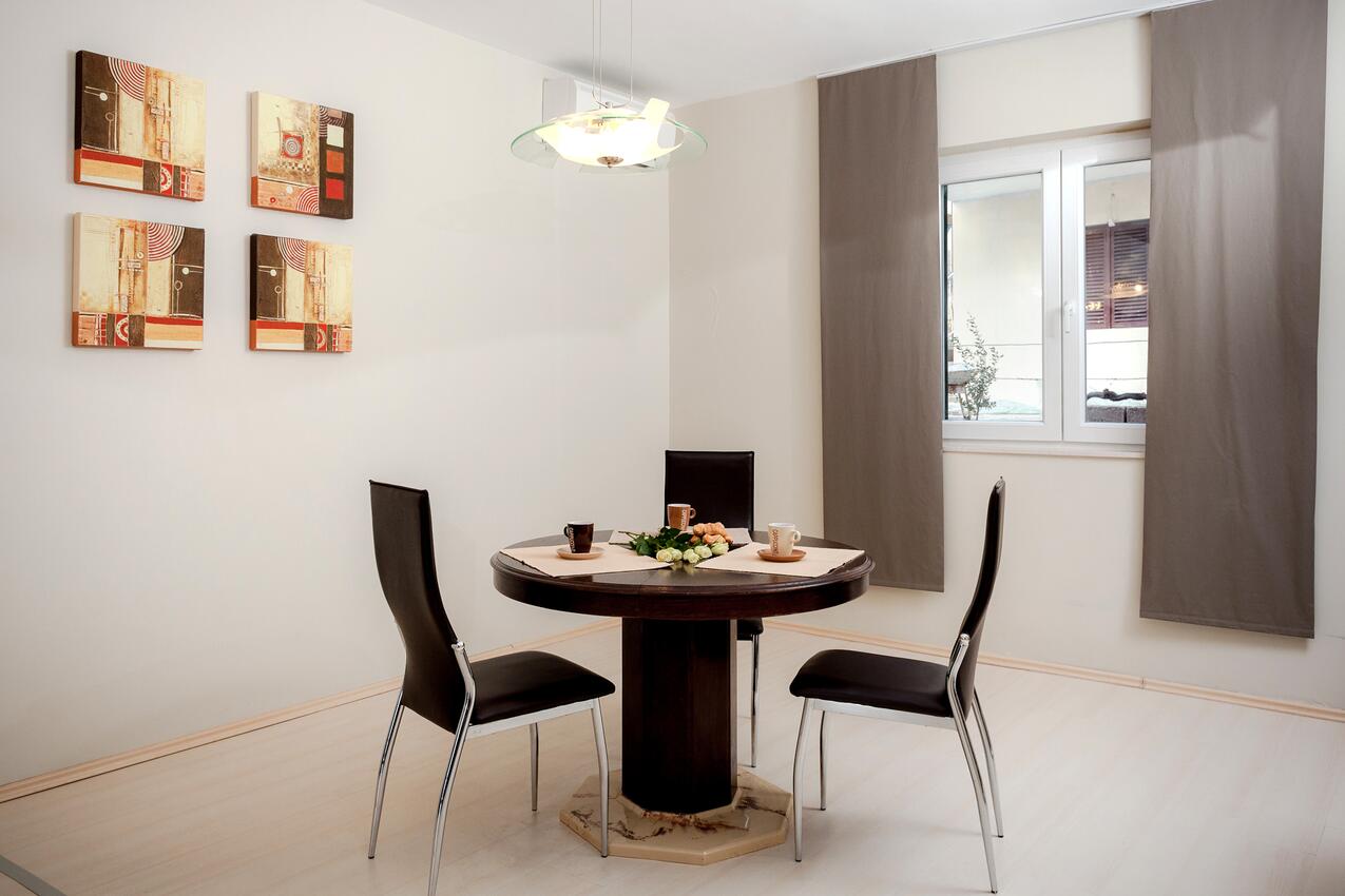 A-10324-a - Private accommodation - Apartments with a parking space Stanići, Omiš