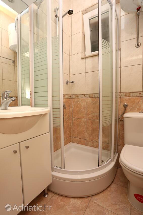A-10324-b - Private accommodation - Apartments with a parking space Stanići, Omiš