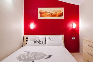 Apartmani s parkingom Stanići, Omiš - 10324